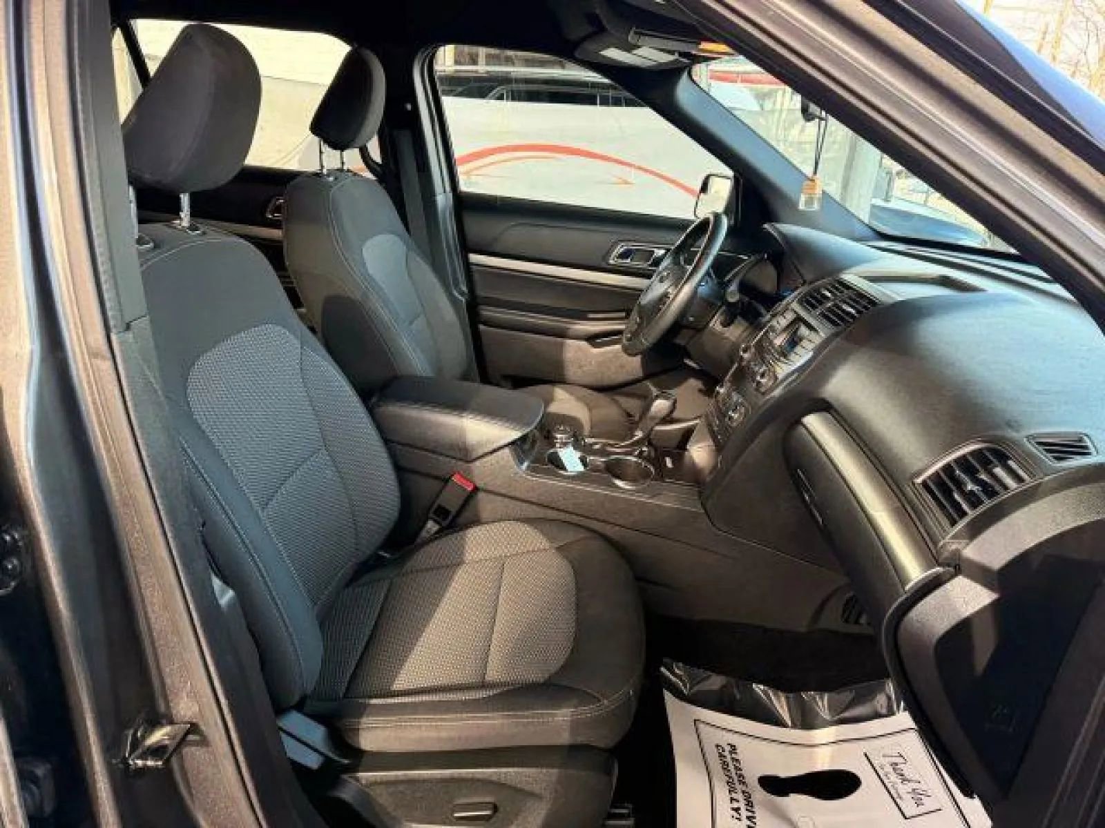 Used 2019 Ford Explorer XLT image 24