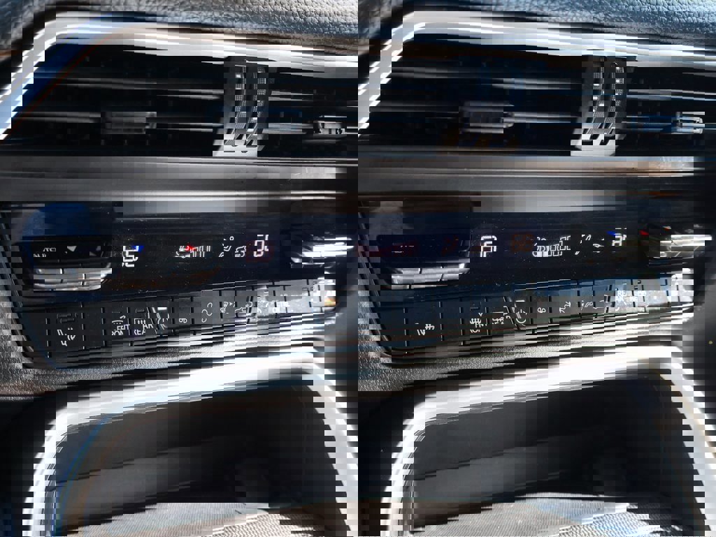 Used 2024 MAZDA CX-90 Plug-In Hybrid w/ Preferred image 39