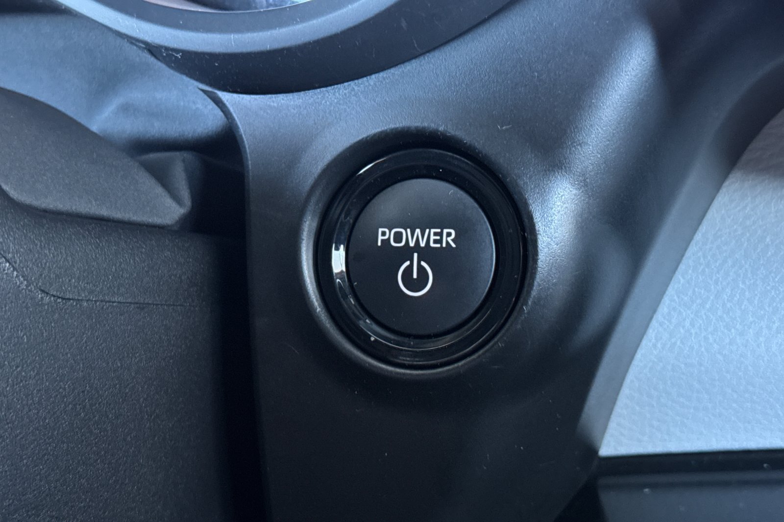 Used 2025 Toyota Sienna XLE FWD image 28