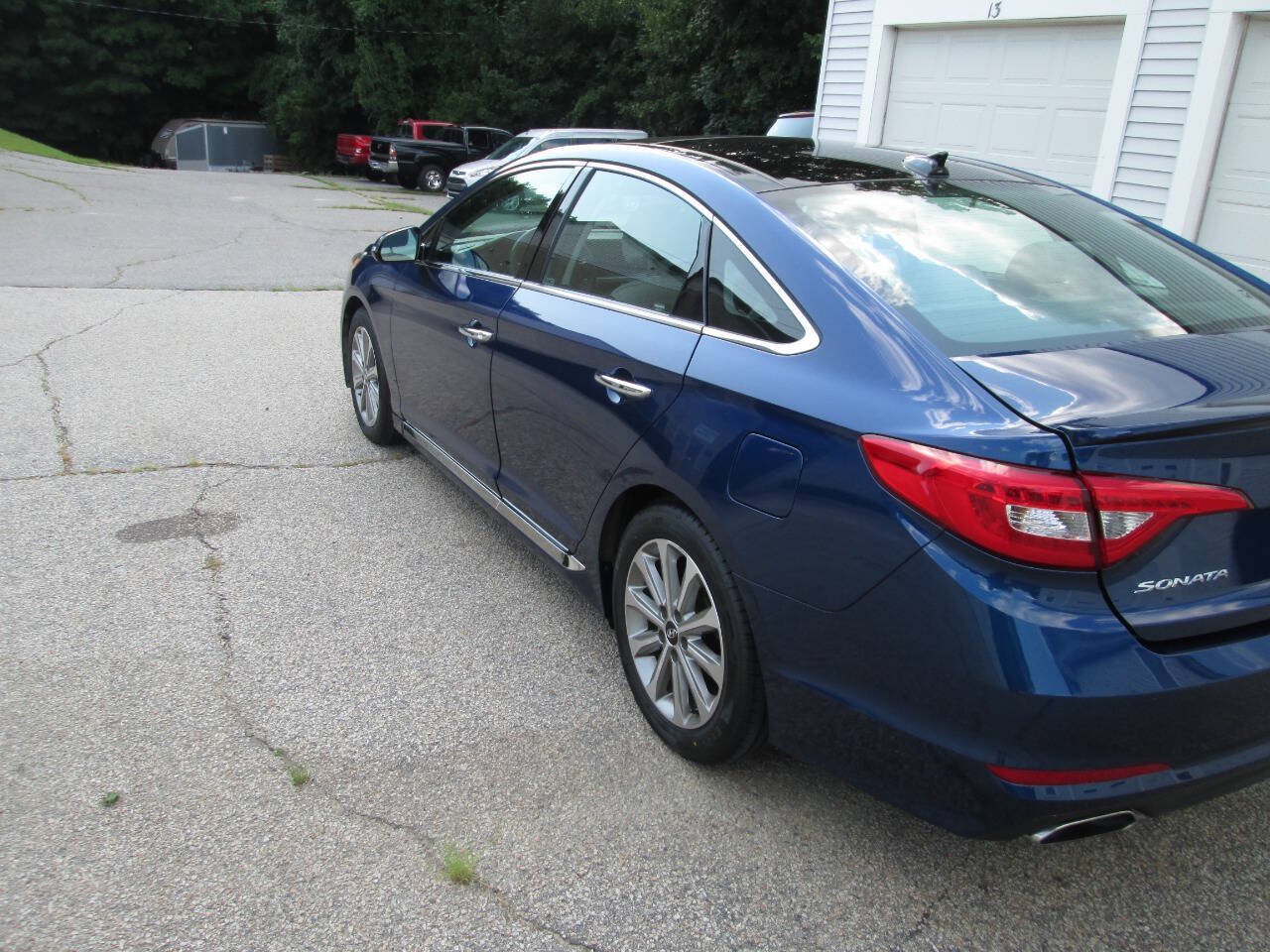 Used 2016 Hyundai Sonata Limited w/ Option Group 04 FWD image 8