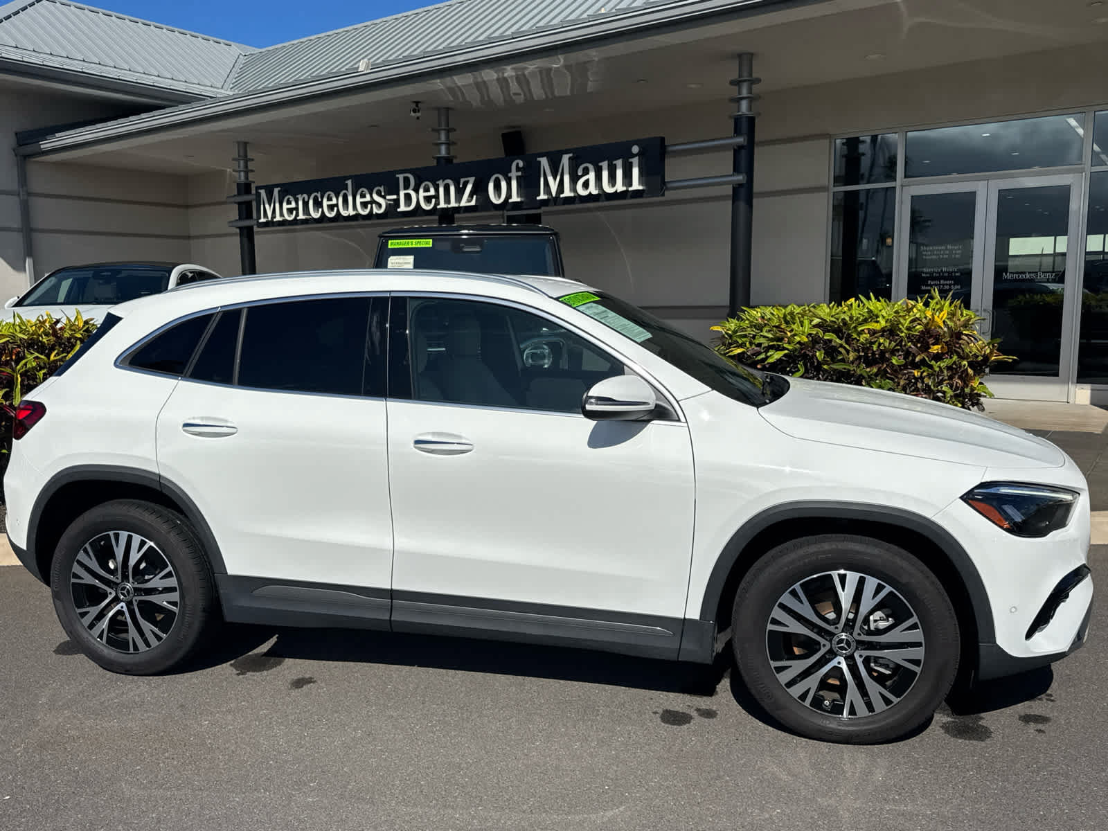 Used 2025 Mercedes-Benz GLA 250 4MATIC image 4