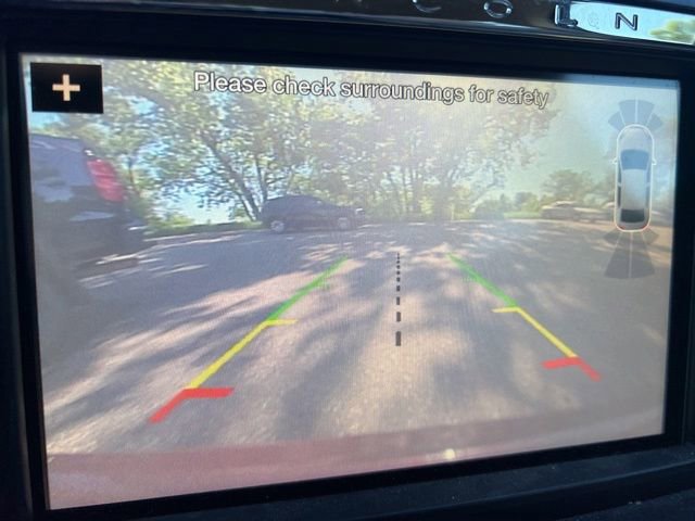 Used 2018 Lincoln Continental Select w/ Continental Climate Package AWD/4WD image 13