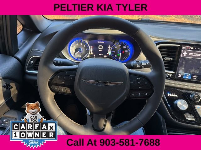 Used 2023 Chrysler Pacifica Limited w/ S Appearance Package image 20