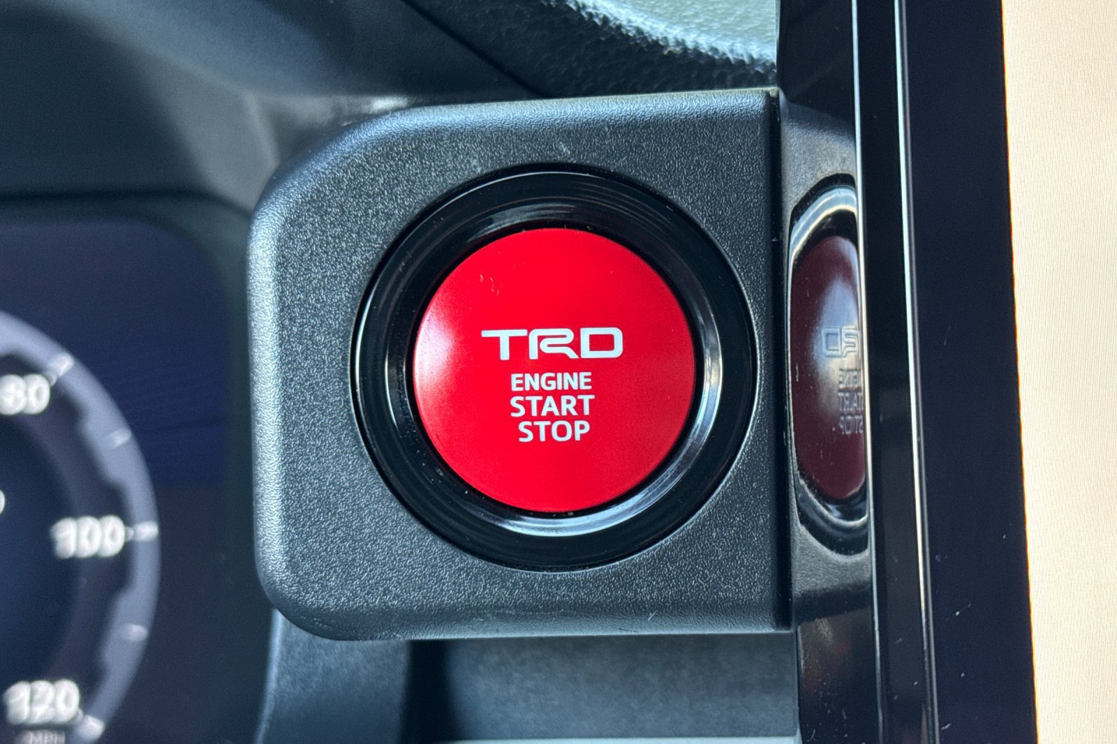 Used 2024 Toyota Tacoma TRD Off-Road w/ TRD Off Road Upgrade Package AWD/4WD image 25