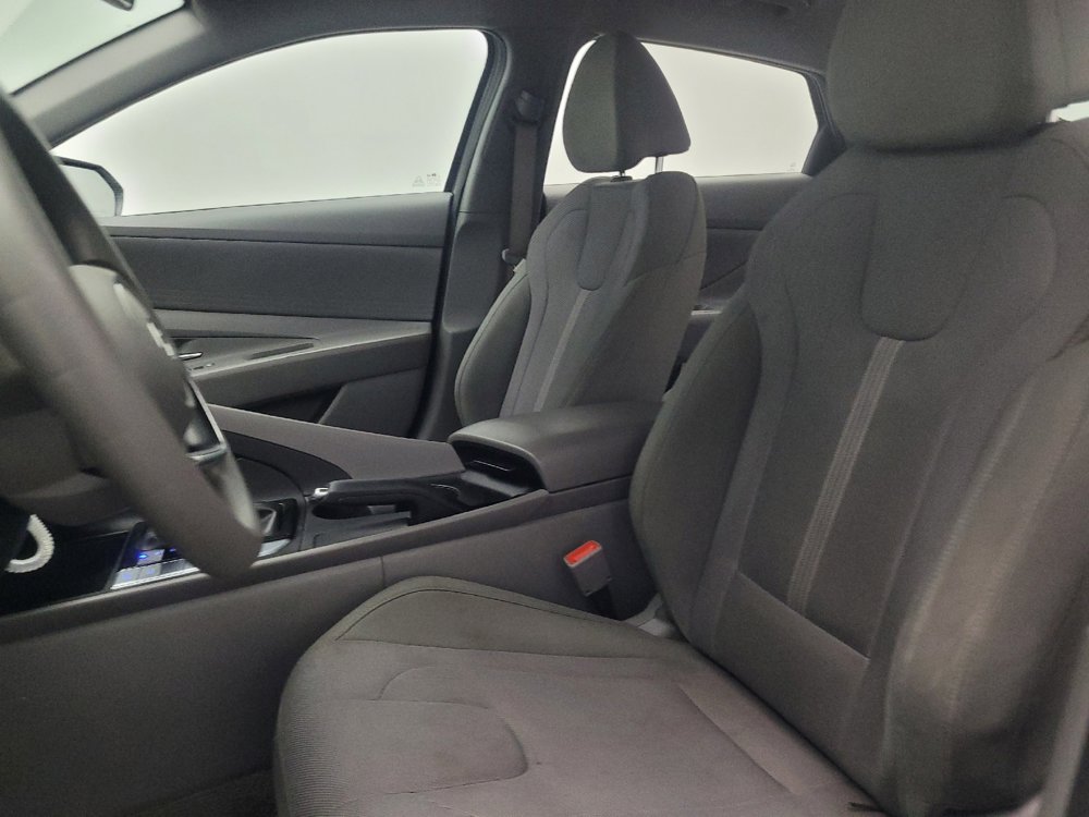 Used 2024 Hyundai Elantra SE image 17