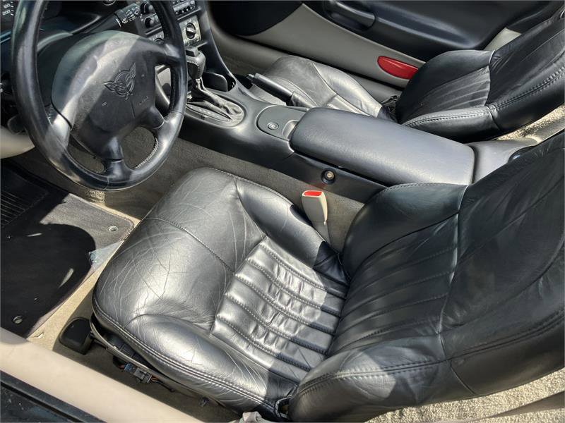 Used 1998 Chevrolet Corvette Convertible image 10