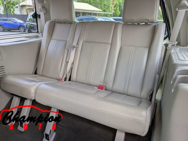 Used 2017 Lincoln Navigator Select RWD image 18