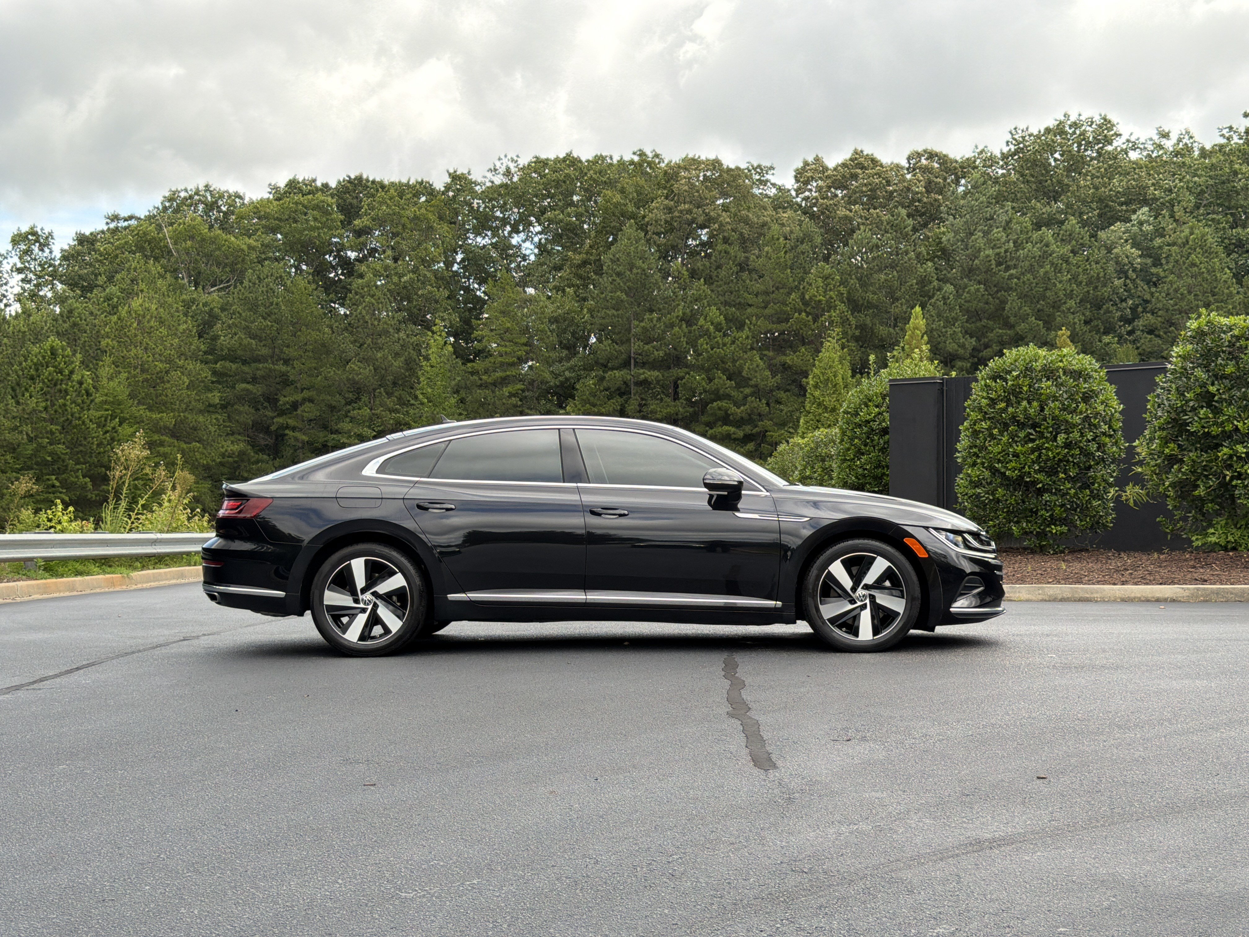 Used 2021 Volkswagen Arteon SE FWD image 5