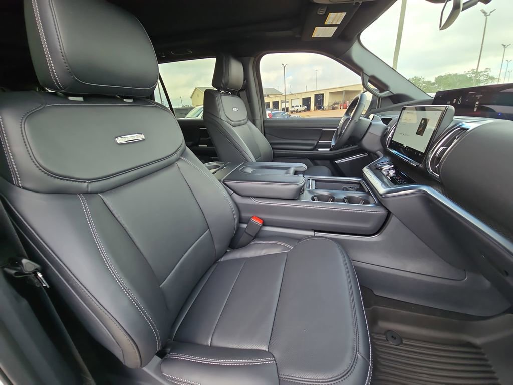 New 2025 Ford Expedition Max Platinum w/ Stealth Performance Package image 10