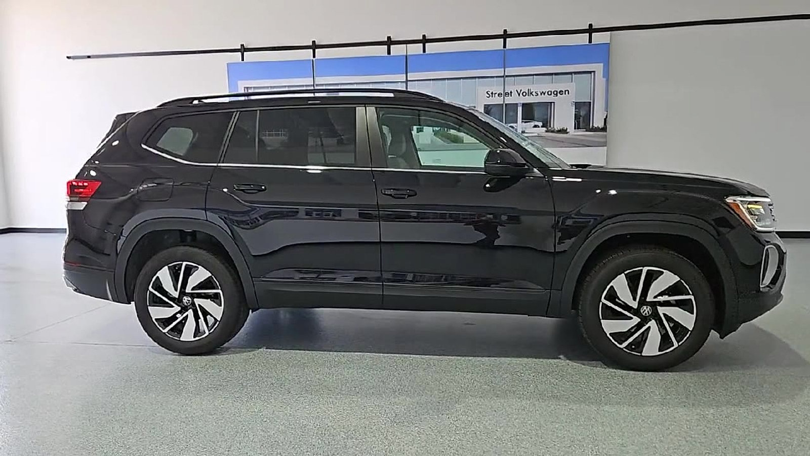 New 2026 Volkswagen Atlas SE FWD image 10