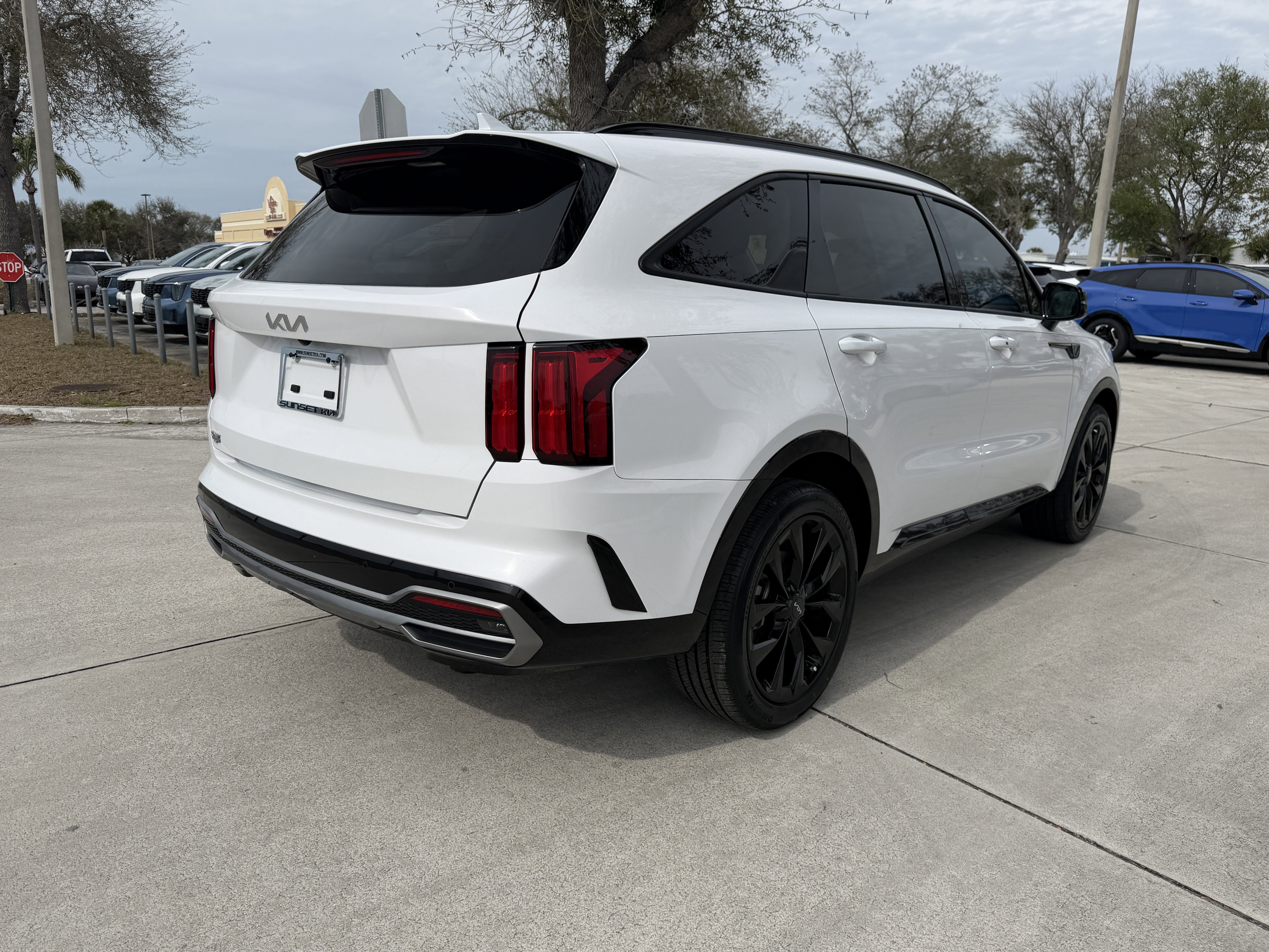 Certified 2023 Kia Sorento SX image 4