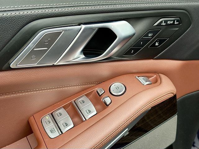 Used 2020 BMW X7 xDrive40i w/ Premium Package image 19
