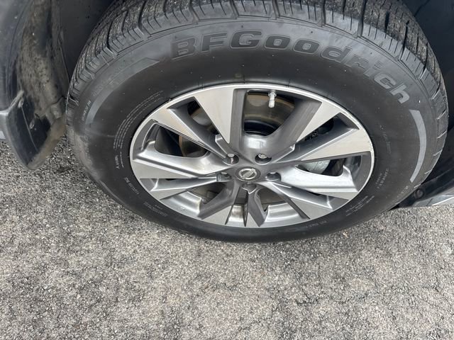 Used 2016 Nissan Murano SV w/ Cargo Package image 14