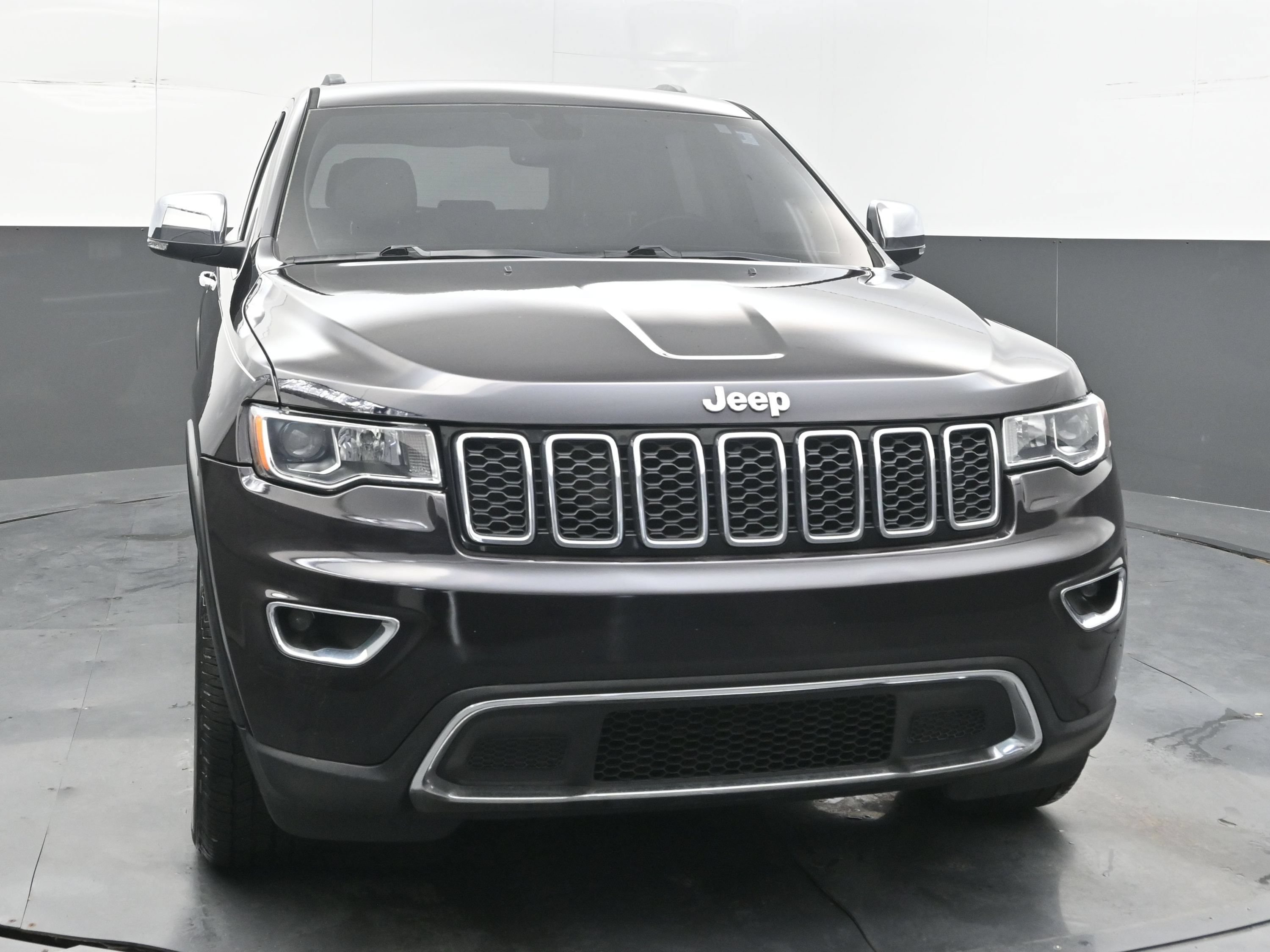 Used 2019 Jeep Grand Cherokee Limited RWD image 2