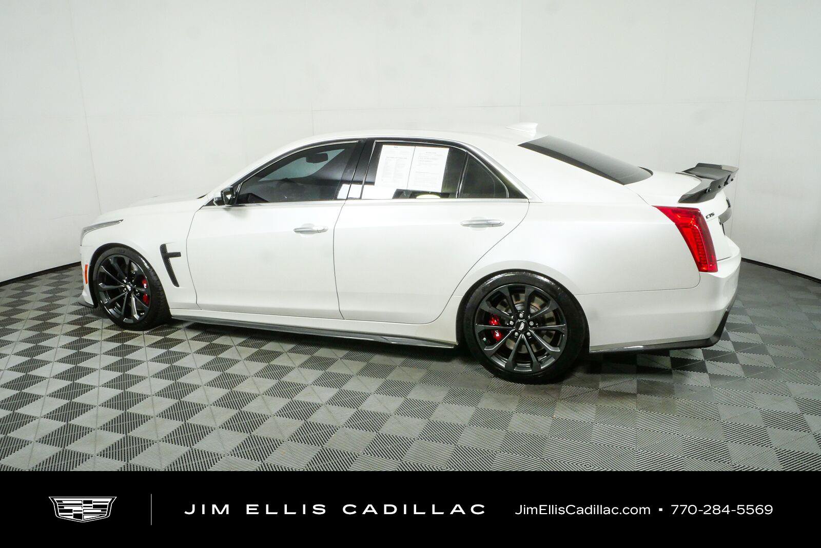 Used 2019 Cadillac CTS V w/ Carbon Fiber Package RWD image 30