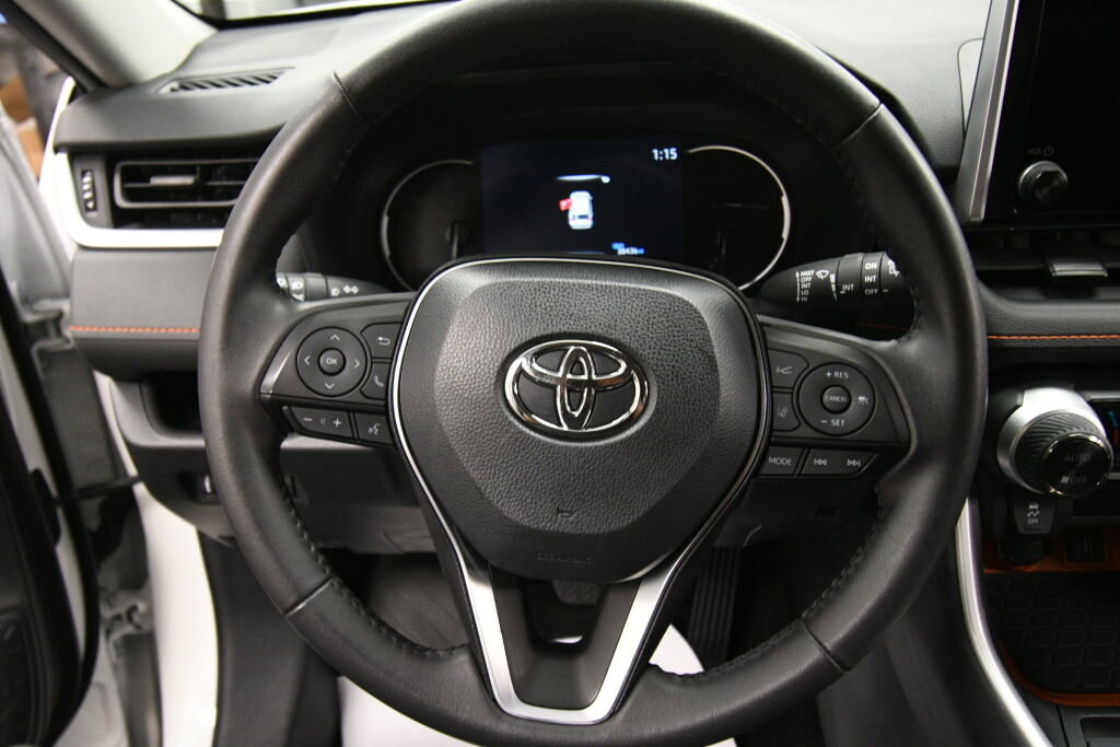 Used 2024 Toyota RAV4 Adventure AWD/4WD image 13