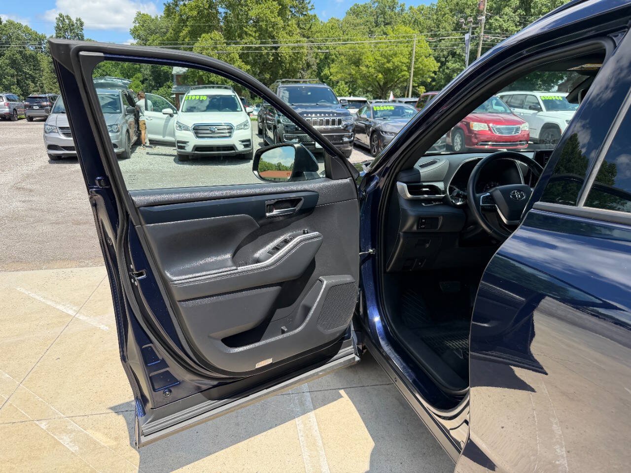 Used 2022 Toyota Highlander XSE AWD/4WD image 33