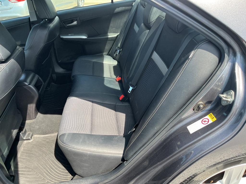 Used 2014 Toyota Camry SE w/ Moonroof Package FWD image 27
