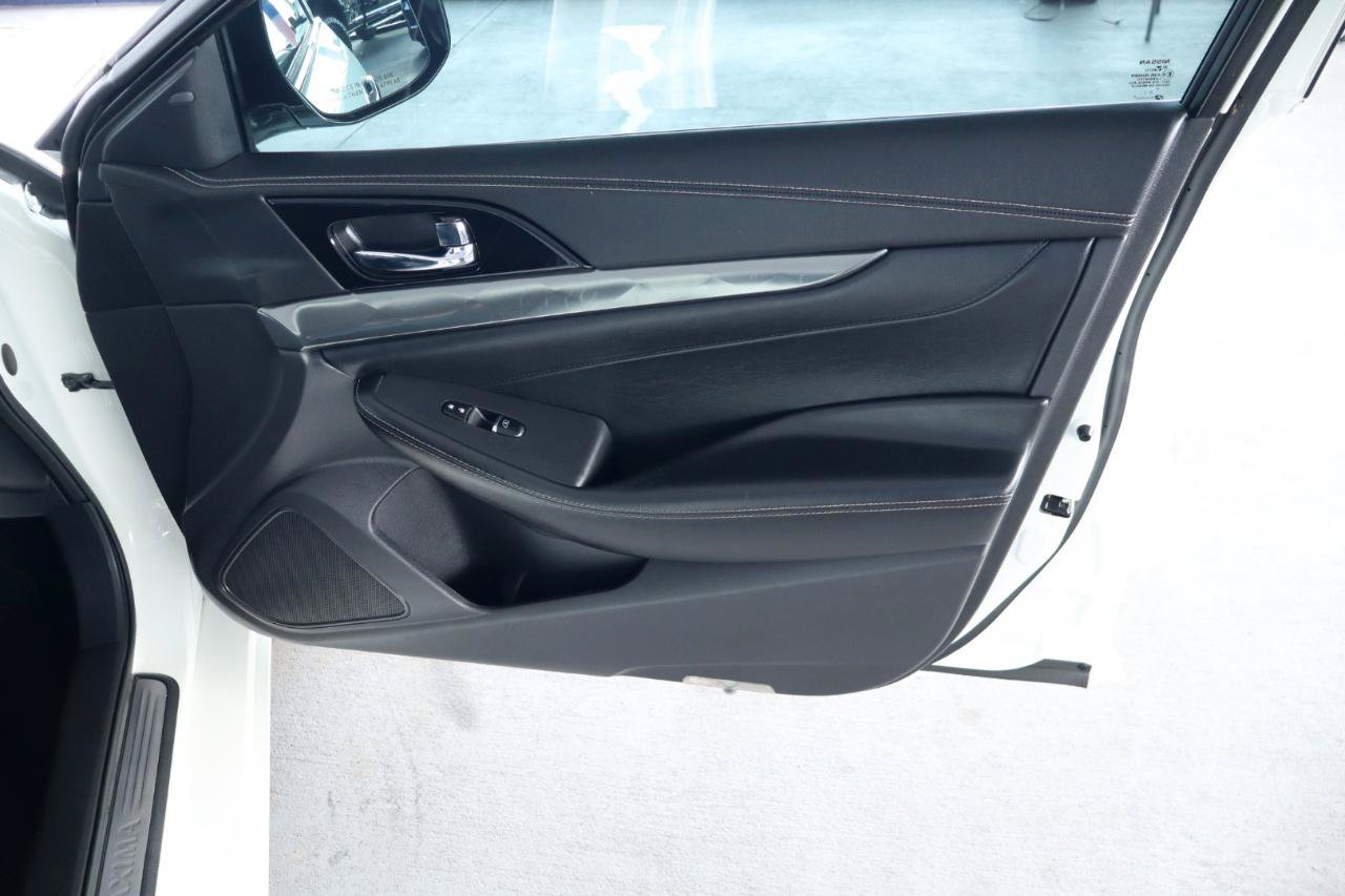 Used 2021 Nissan Maxima 3.5 SV w/ Floor Mat Group FWD image 33