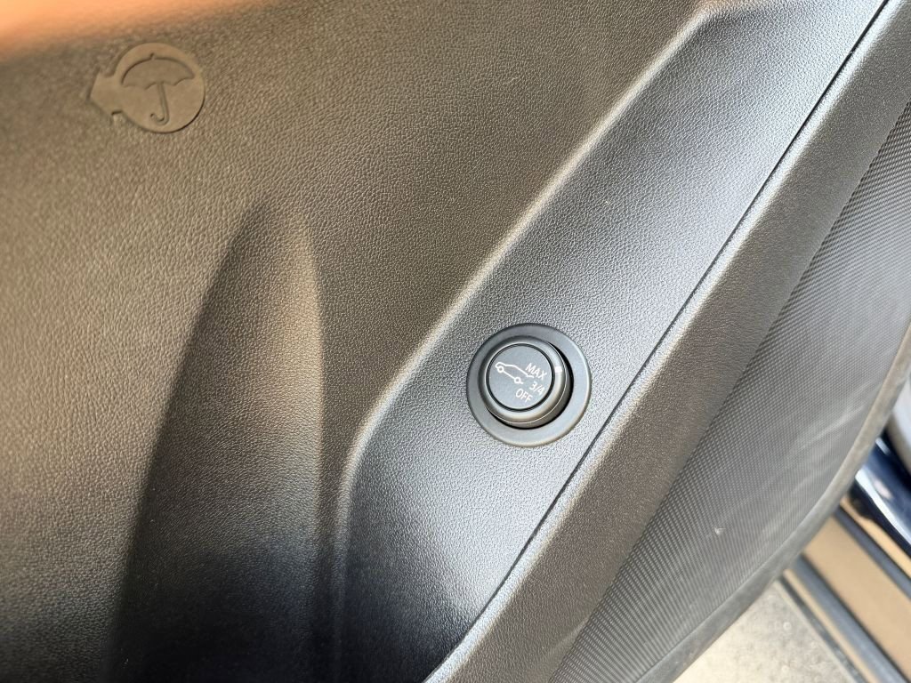 Used 2021 Chevrolet Equinox LT FWD image 10