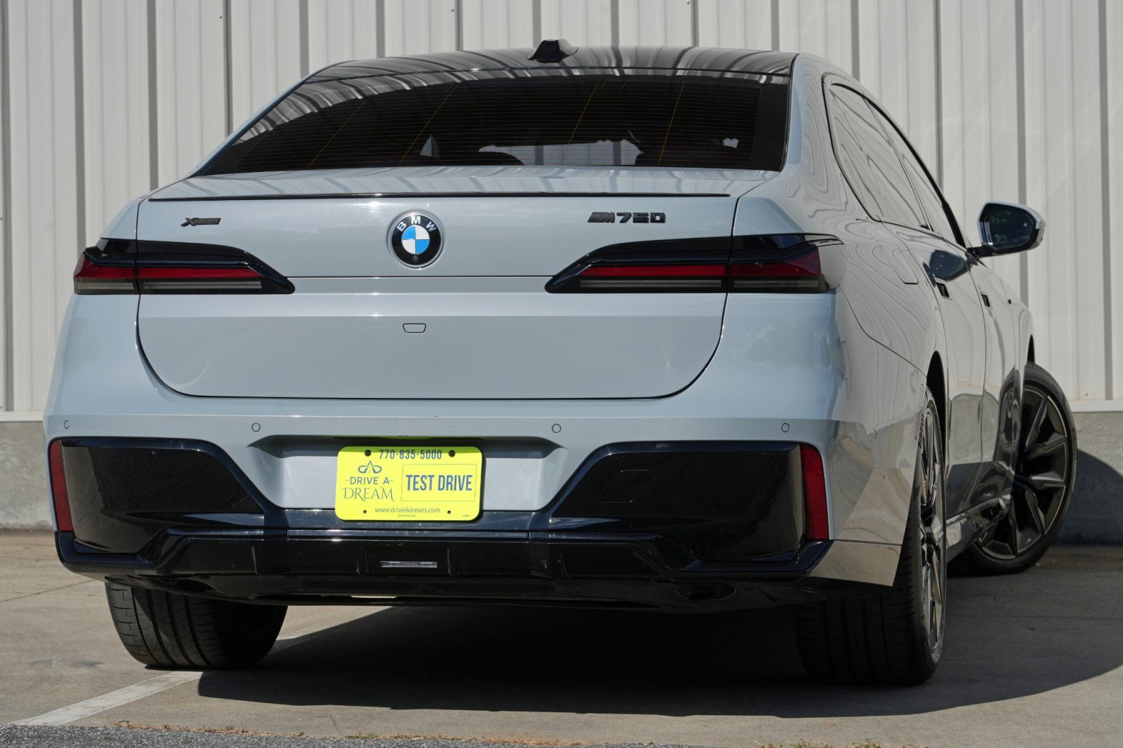 Used 2024 BMW 740i w/ M Sport Professional Package RWD image 5