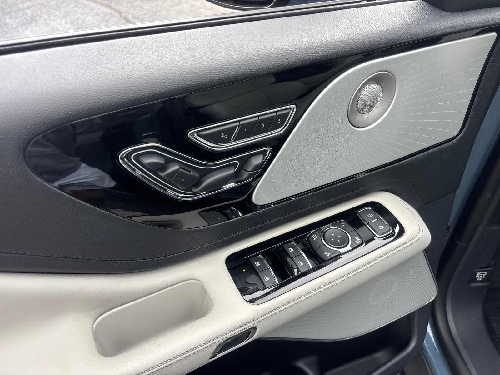 New 2027 Lincoln Aviator Reserve AWD/4WD image 12