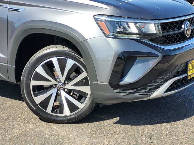 Used 2024 Volkswagen Taos SE image 9