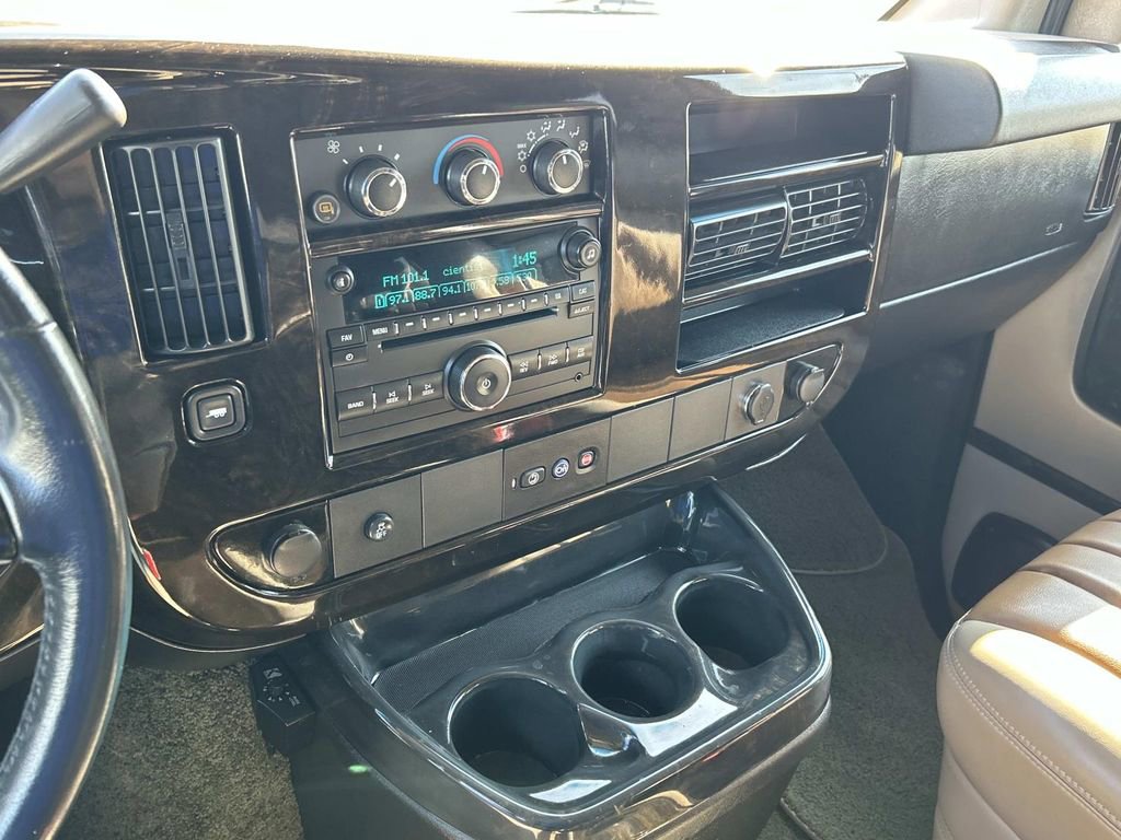 Used 2014 GMC Savana 1500 image 30