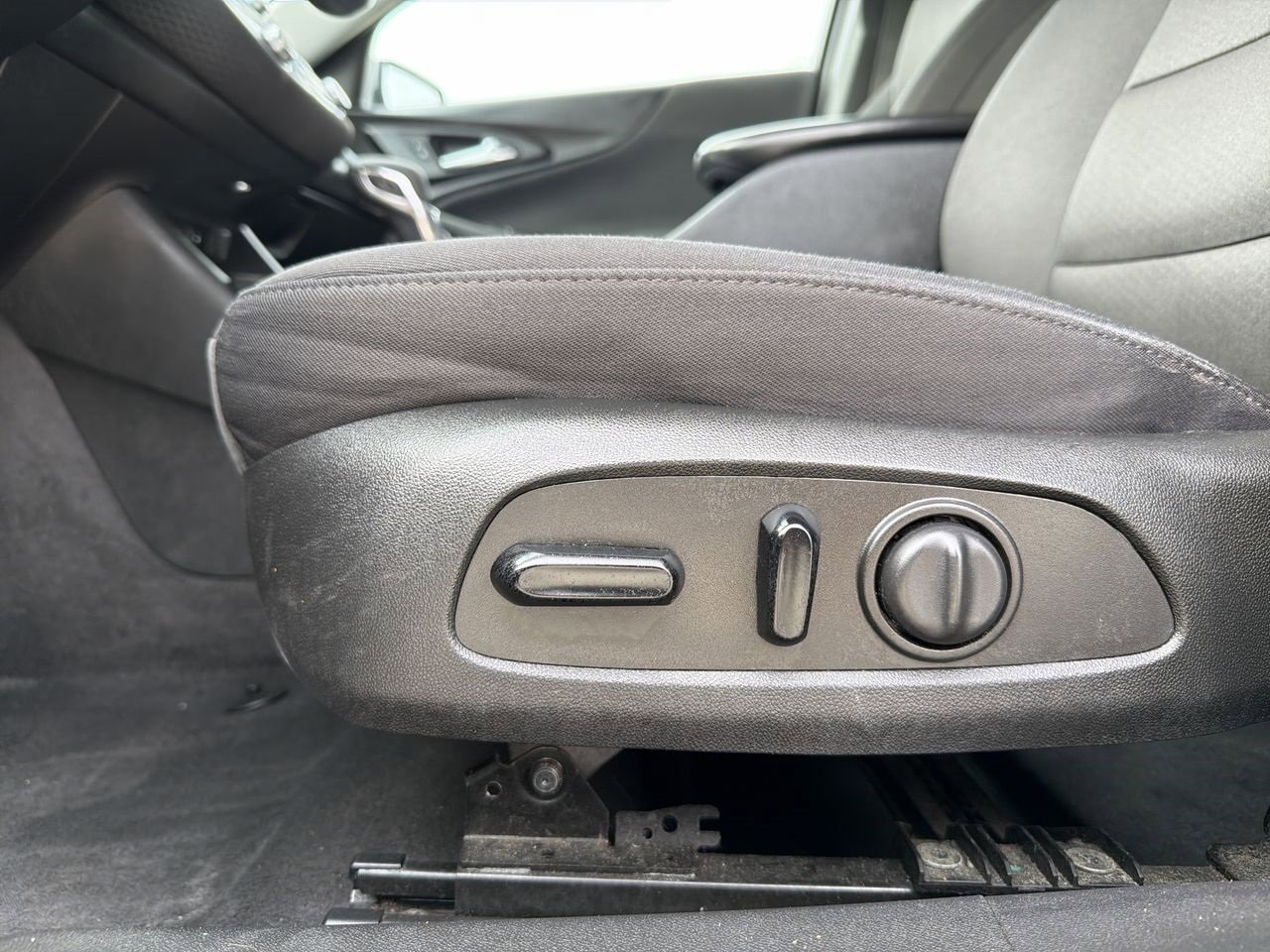 Used 2023 Chevrolet Malibu LT image 13