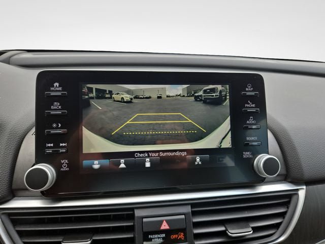 Used 2020 Honda Accord Touring image 29