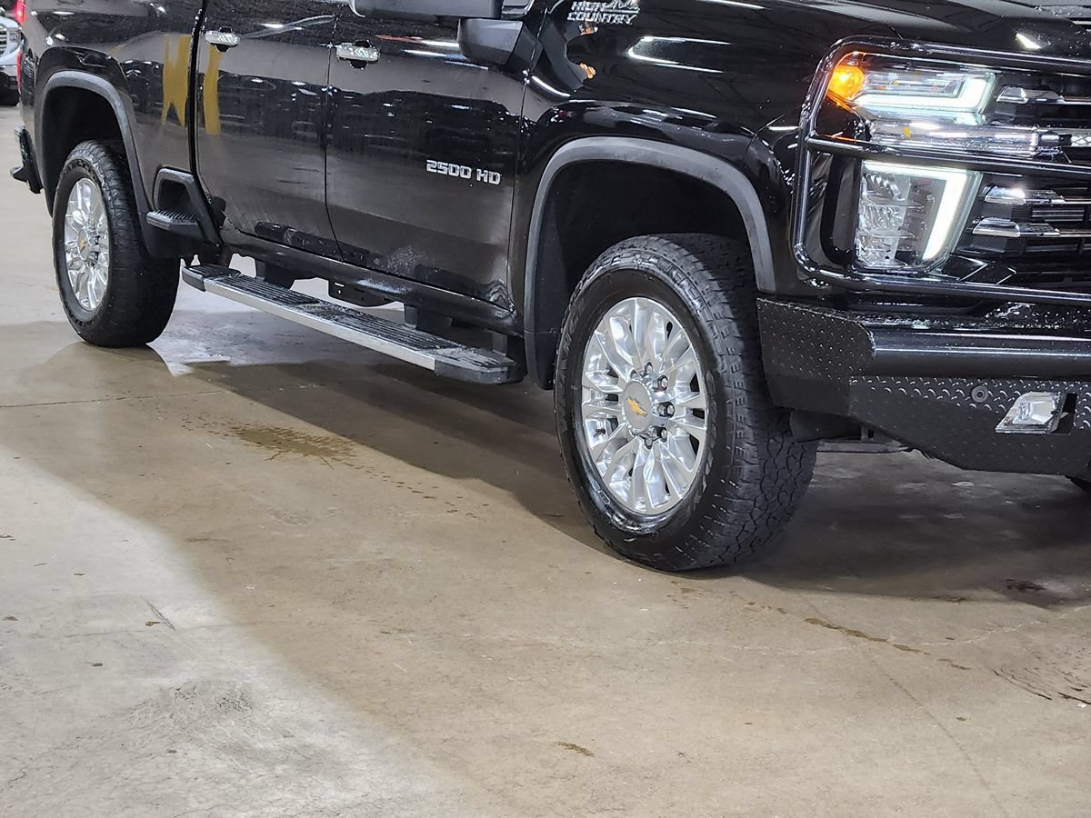 Used 2022 Chevrolet Silverado 2500 High Country AWD/4WD image 16