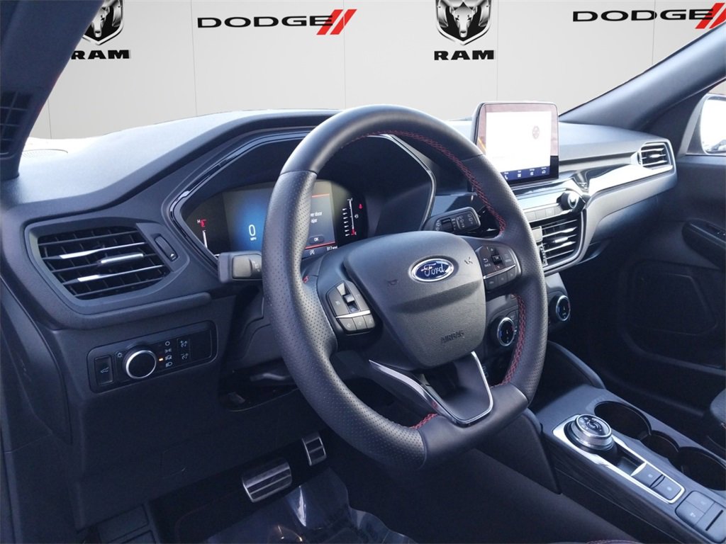 Used 2023 Ford Escape ST-Line image 13
