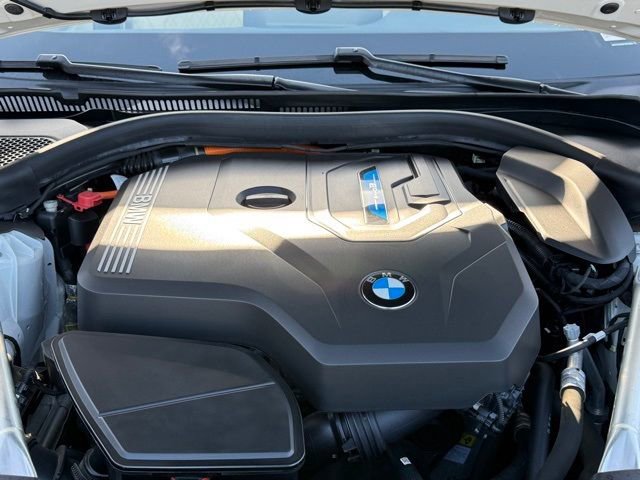Certified 2023 BMW 530e w/ Convenience Package image 32