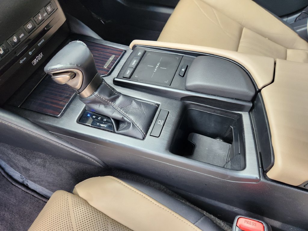 Used 2019 Lexus ES 350 Ultra Luxury w/ Accessory Package 2 FWD image 19