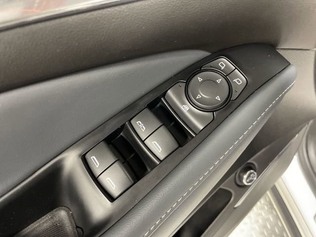 Used 2023 Buick Enclave Essence AWD/4WD image 13
