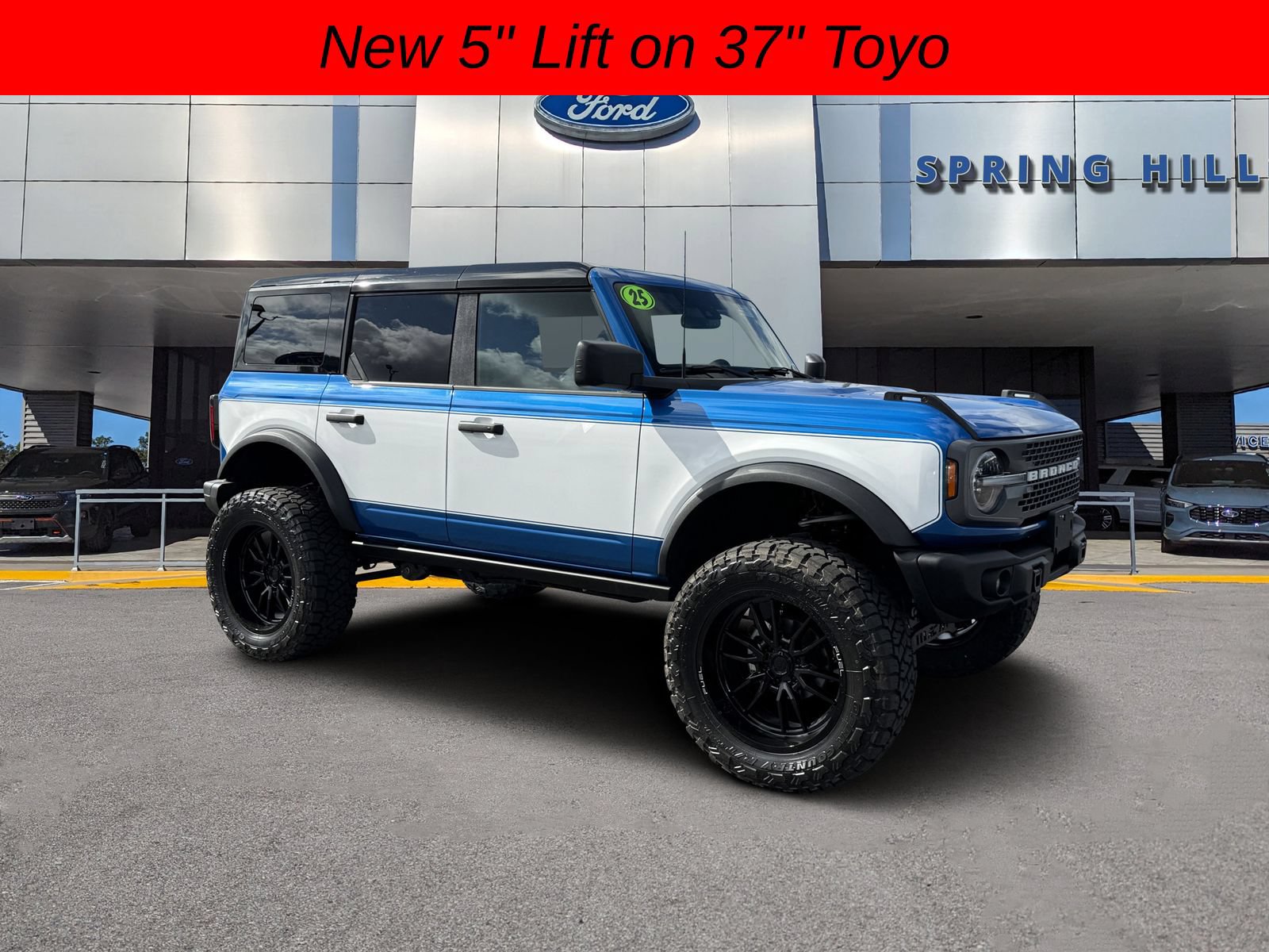 Used 2025 Ford Bronco Badlands AWD/4WD image 1