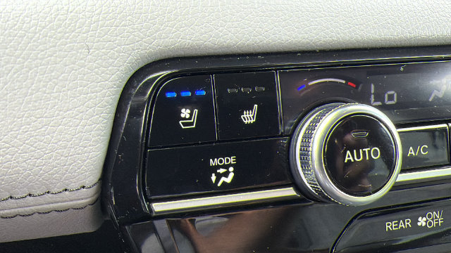 Used 2023 Honda Pilot Elite image 21