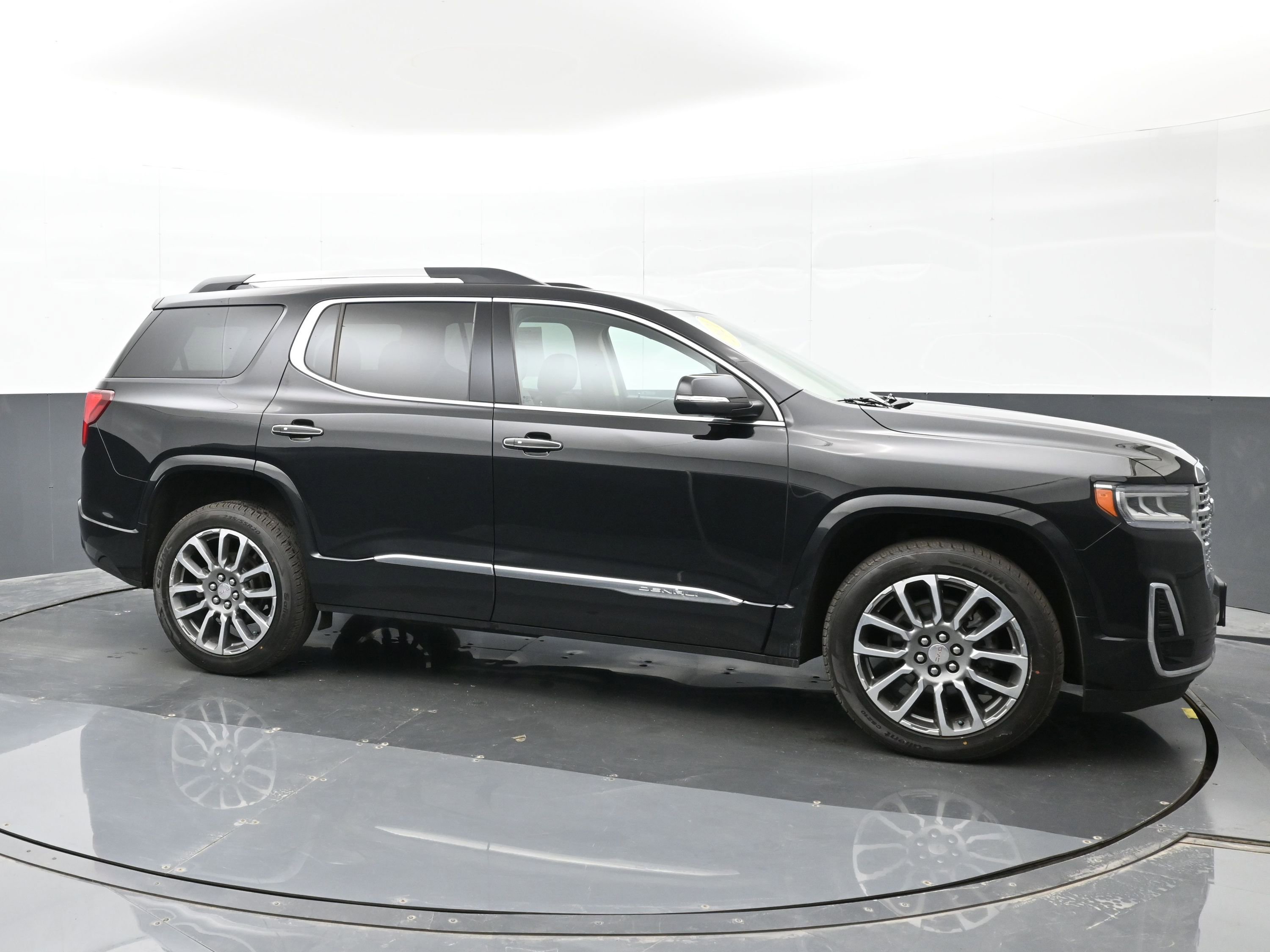 Used 2021 GMC Acadia Denali image 5