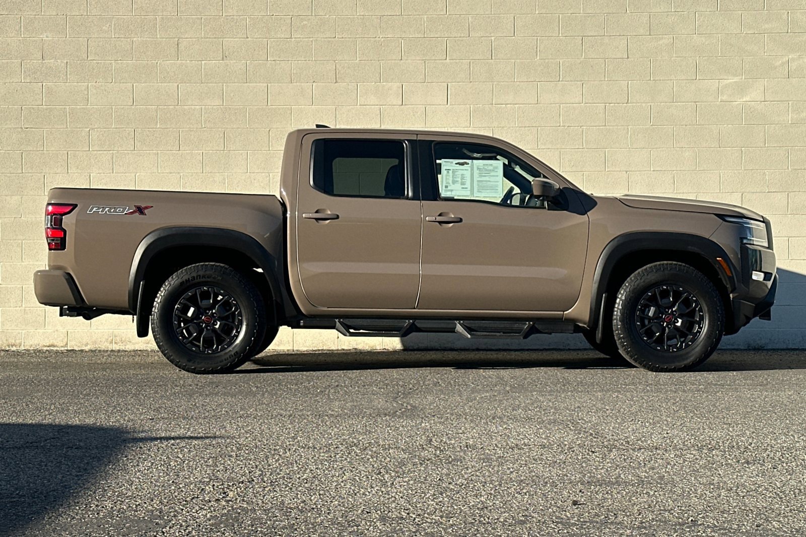 Used 2022 Nissan Frontier Pro-X w/ Pro-X Premium Package image 3