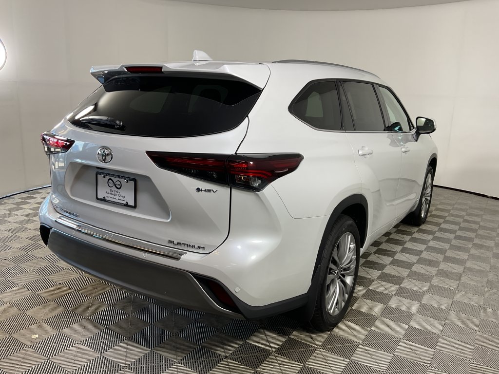 New 2026 Toyota Highlander Platinum AWD/4WD image 8