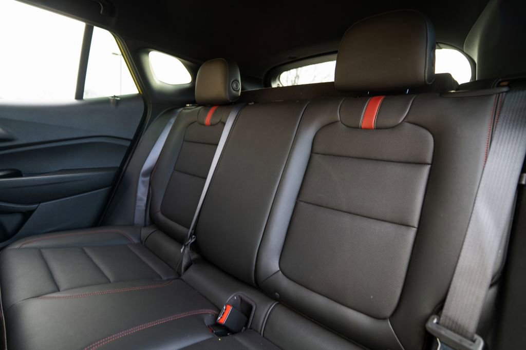 Used 2025 Chevrolet Trax RS w/ Driver Confidence Package image 28