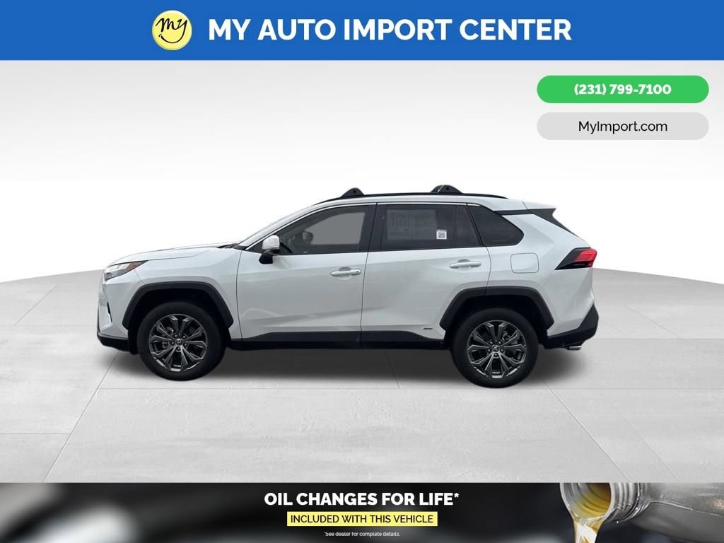 Used 2025 Toyota RAV4 XLE Premium w/ Weather Package AWD/4WD image 4