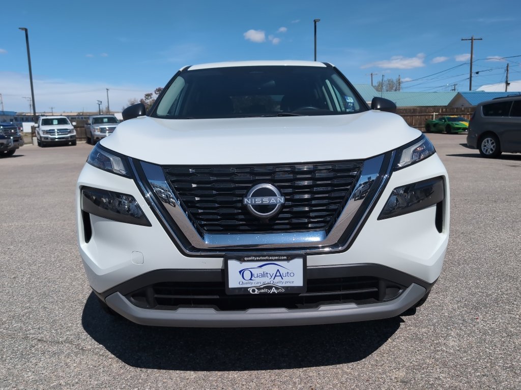 Used 2023 Nissan Rogue S AWD/4WD image 3