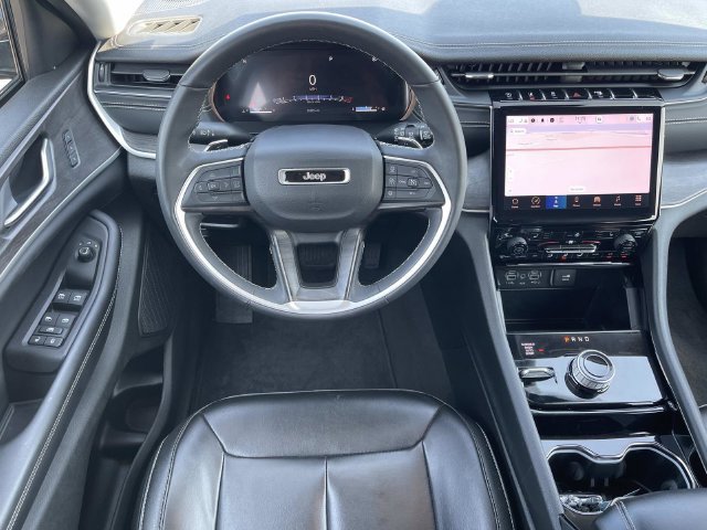 Used 2023 Jeep Grand Cherokee Limited AWD/4WD image 14