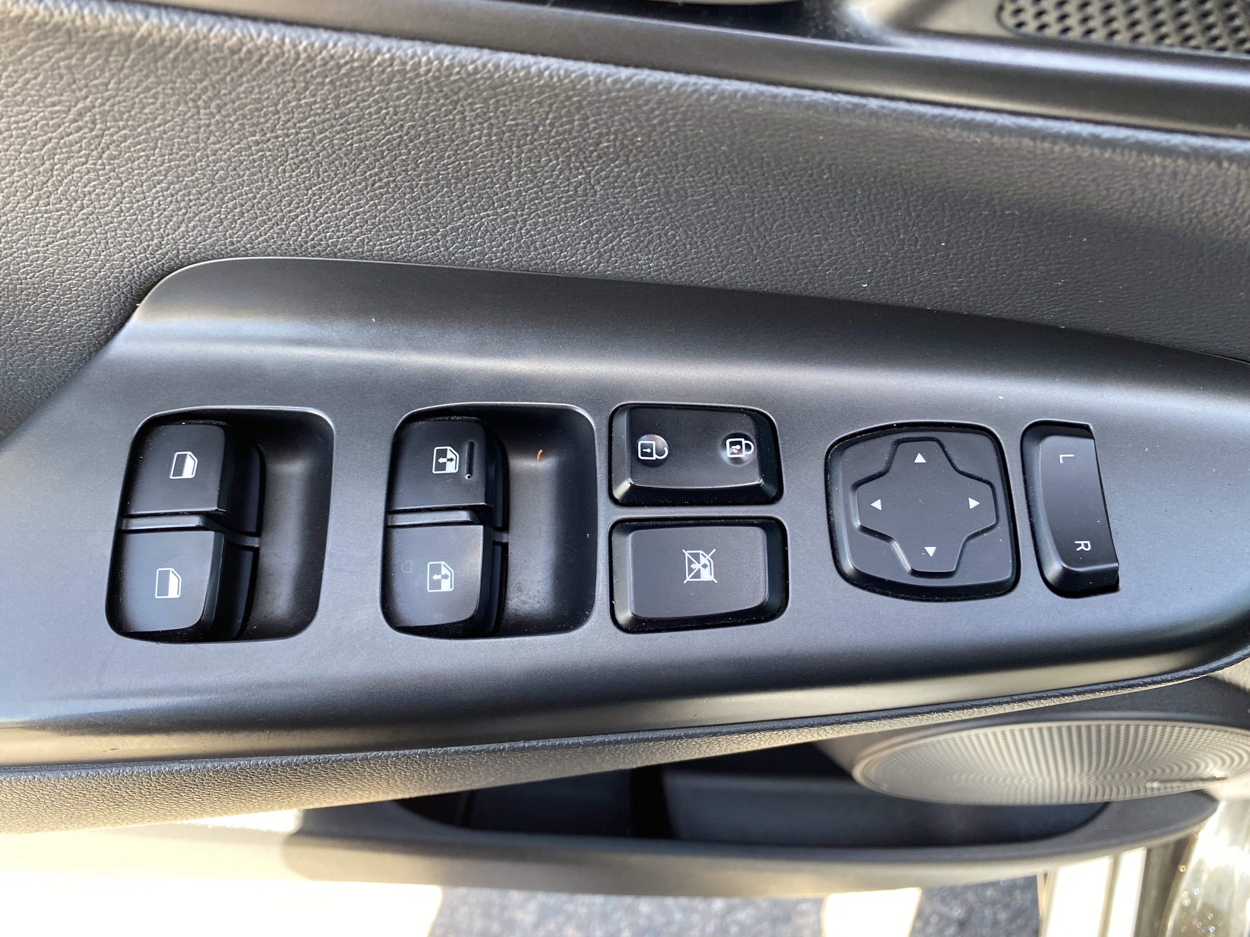 Used 2021 Hyundai Kona Ultimate FWD image 19