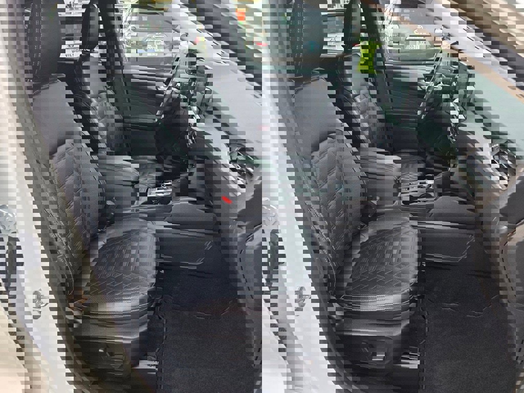 Used 2023 Ford Escape Platinum w/ Premium Technology Package image 25