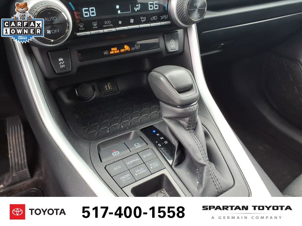 Used 2025 Toyota RAV4 XLE AWD/4WD image 22