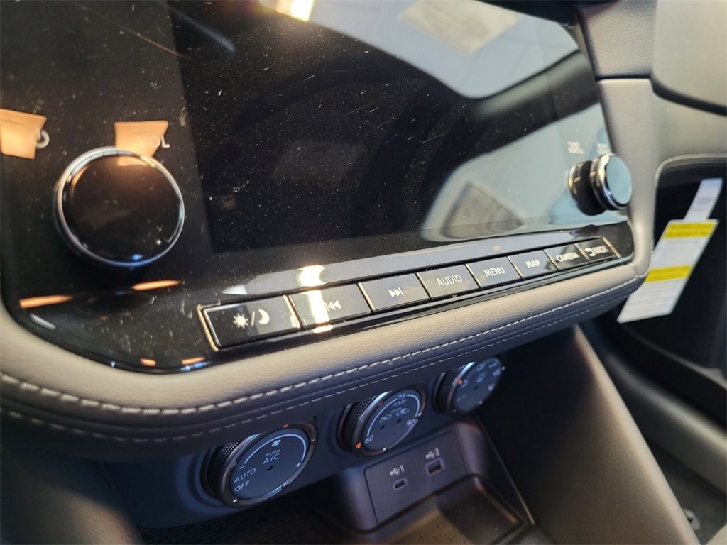 New 2025 Nissan Z NISMO w/ Floor Mat Package image 17