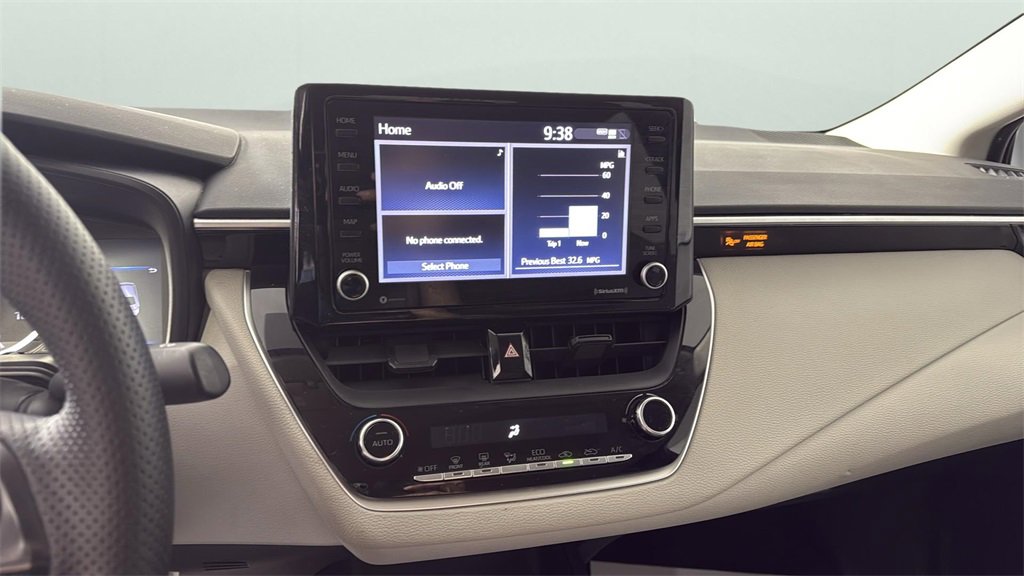 Used 2022 Toyota Corolla LE image 20
