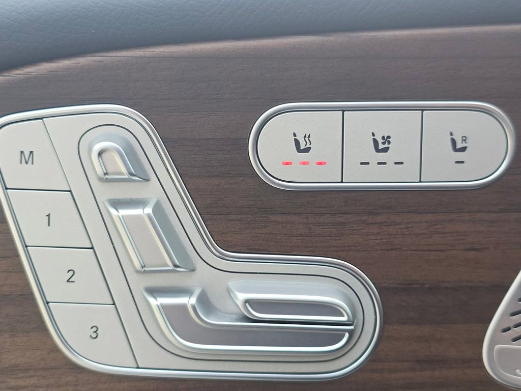 Certified 2025 Mercedes-Benz GLS 450 4MATIC image 6